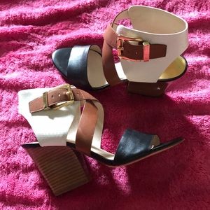 Michael Kors Adriana sandal 8.5 worn 1 time
